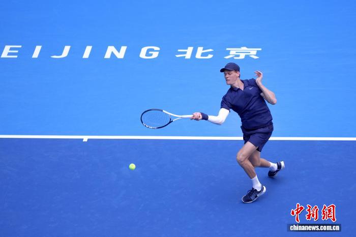 2025中网女双中国组合止步16强 辛纳与勒纳·钱会