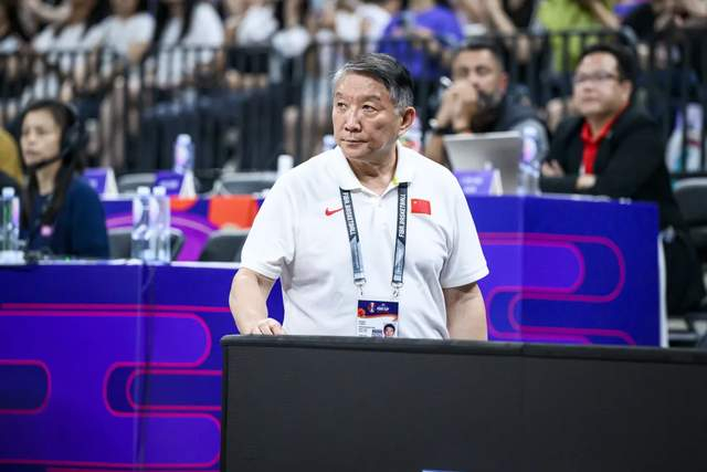 中国女篮前队长杨力维公开质疑宫鲁鸣封闭集训