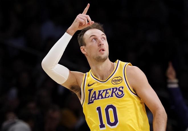 湖人后场肯纳德稳定外线火力 杜曼特等球星多次