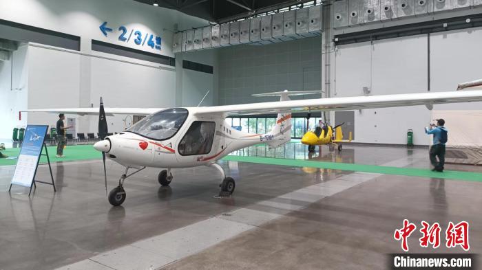 第二届海南体博会开幕 运动航空展区引关注