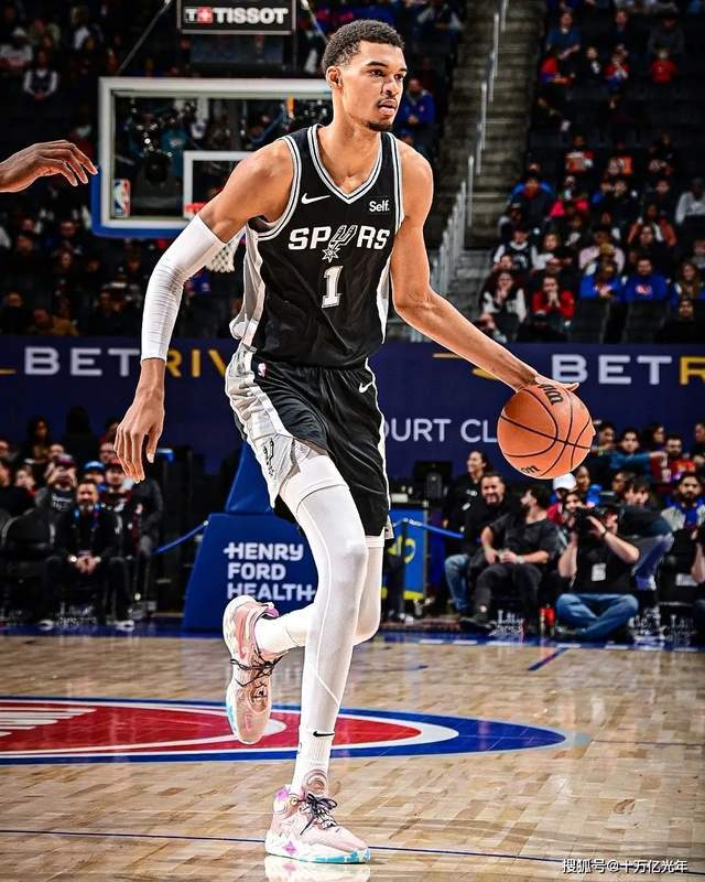 维克托·文班亚马统治赛场 领跑MVP榜单