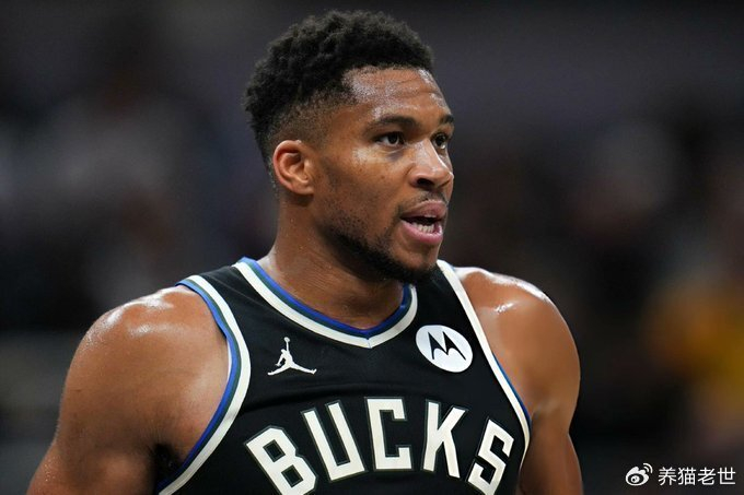 字母哥：健康无碍球队雪藏如同扇脸 联盟调查引