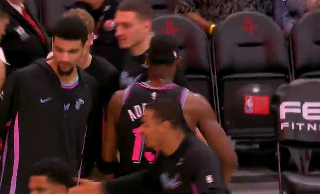 阿德巴约抢断暴扣助热火首节狂轰23分奠定胜局