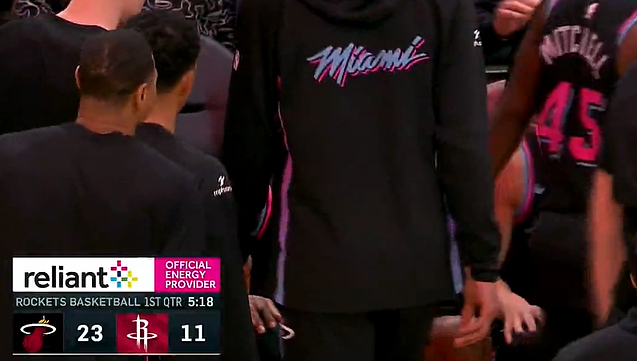 阿德巴约抢断暴扣助热火首节狂轰23分奠定胜局